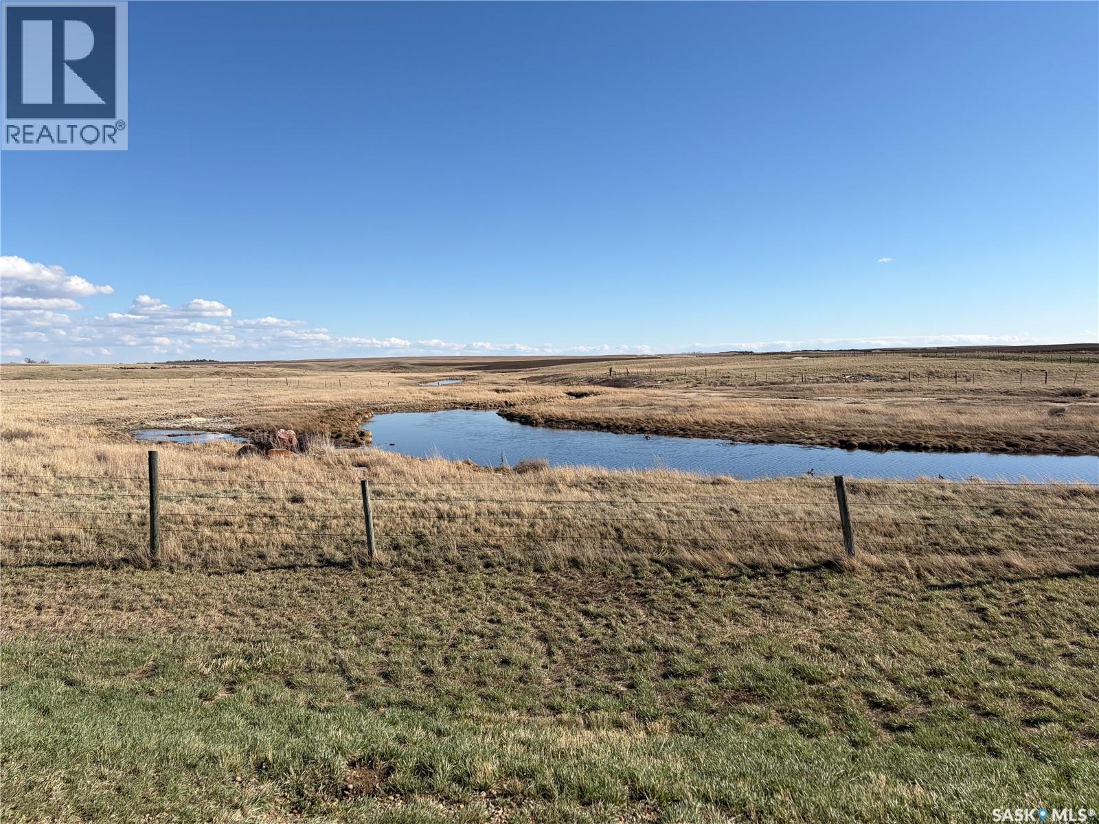 Wallis Farm, Wise Creek Rm No. 77, Saskatchewan S0N 2M0 - Photo 2 - SK034318
