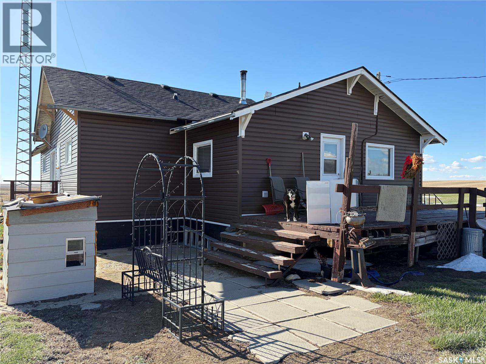 Wallis Farm, Wise Creek Rm No. 77, Saskatchewan S0N 2M0 - Photo 3 - SK034318