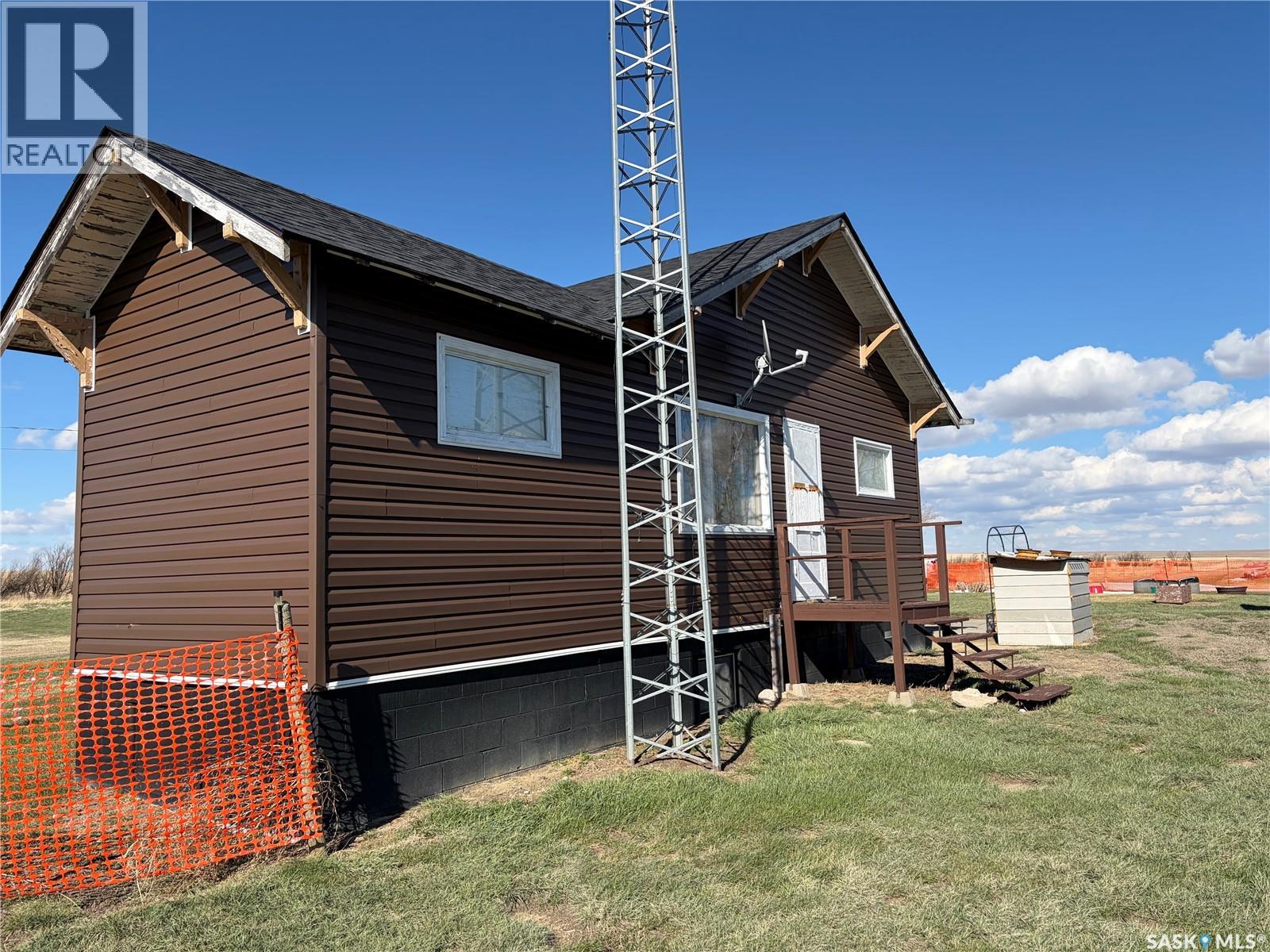 Wallis Farm, Wise Creek Rm No. 77, Saskatchewan S0N 2M0 - Photo 4 - SK034318