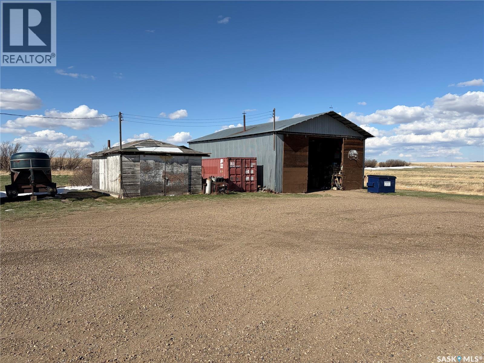 Wallis Farm, Wise Creek Rm No. 77, Saskatchewan S0N 2M0 - Photo 6 - SK034318