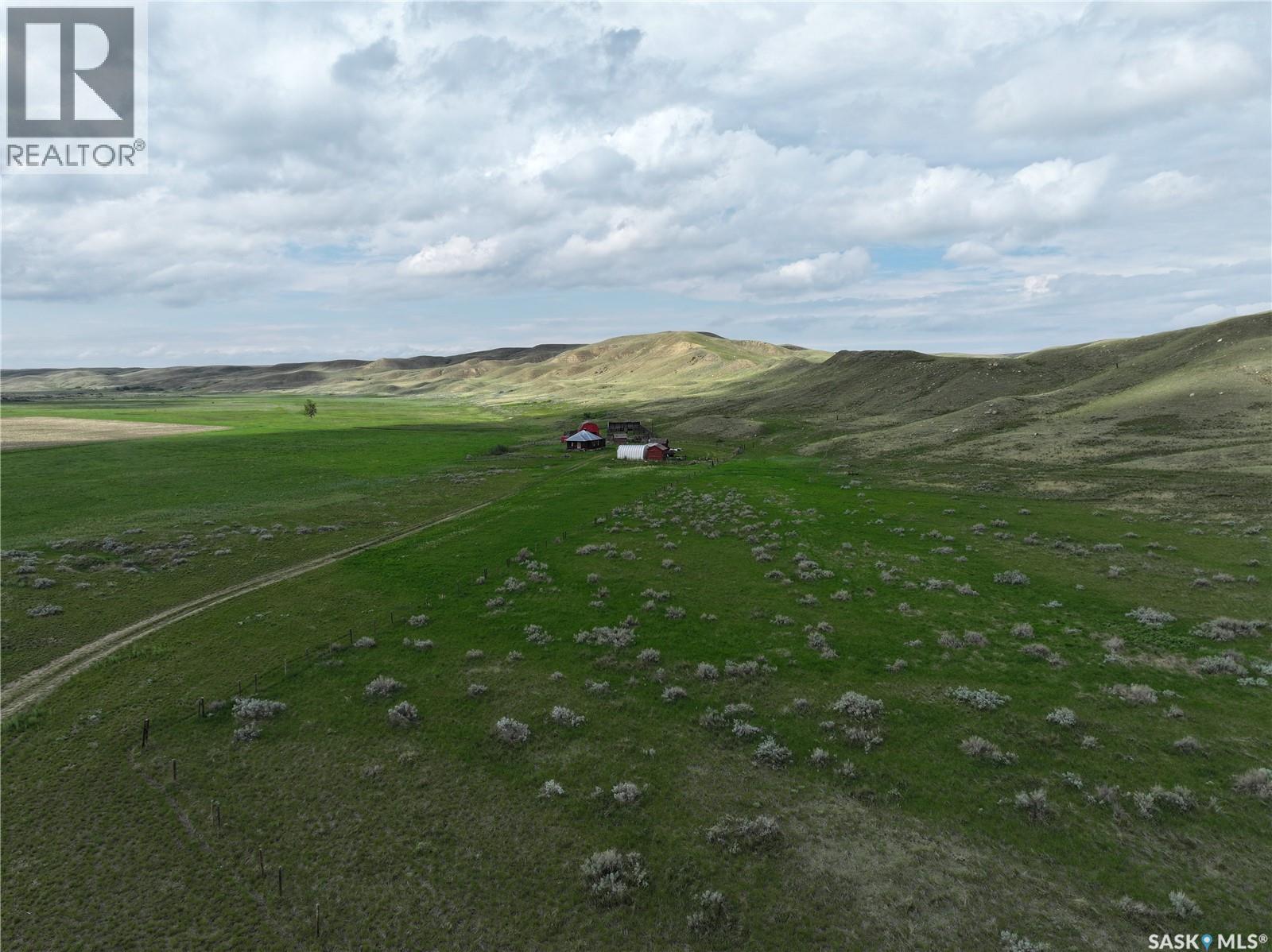 Red Deer River Ranch, Chesterfield Rm No. 261, Saskatchewan S0N 1H0 - Photo 2 - SK039001