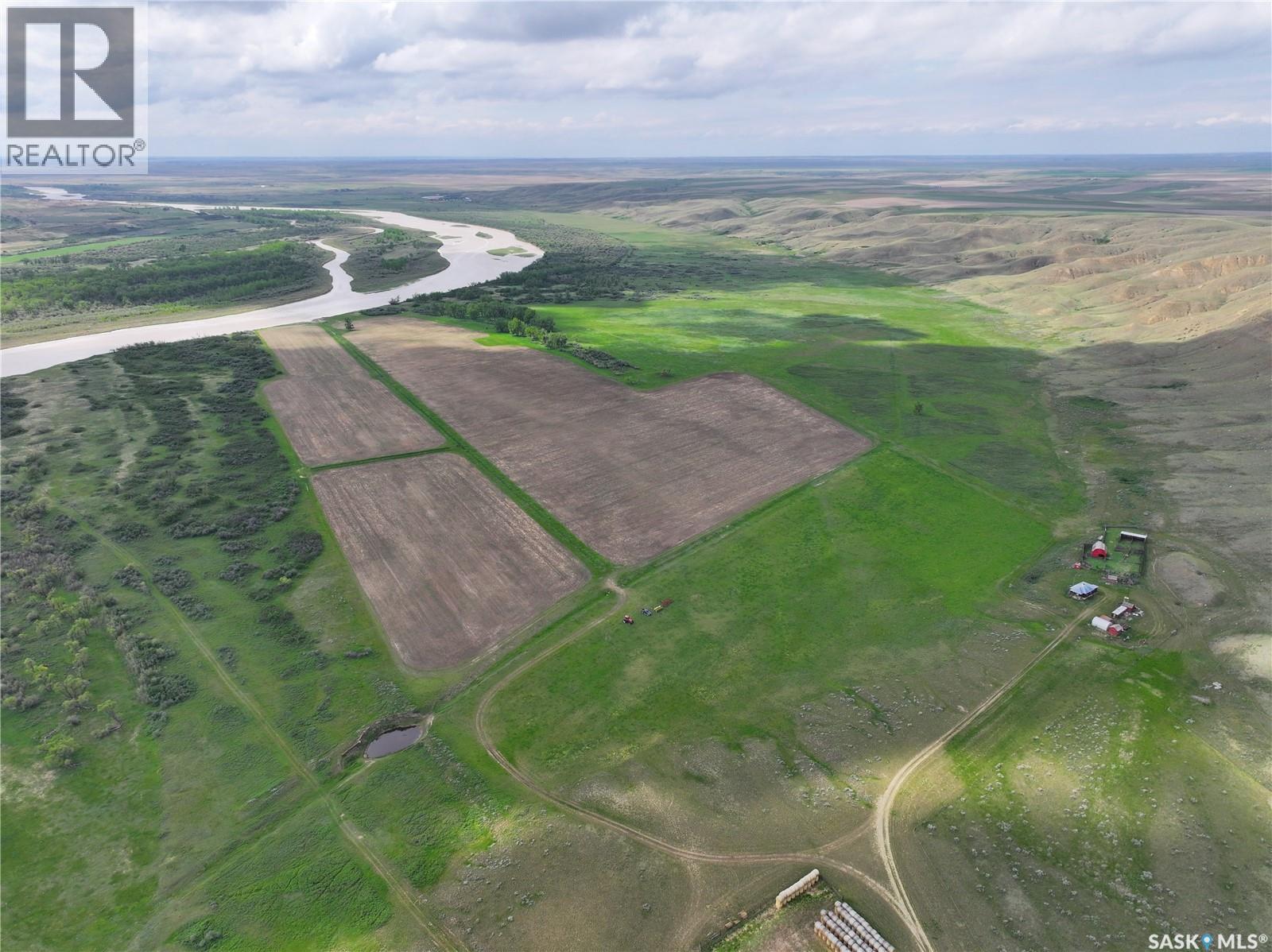 Red Deer River Ranch, Chesterfield Rm No. 261, Saskatchewan S0N 1H0 - Photo 4 - SK039001