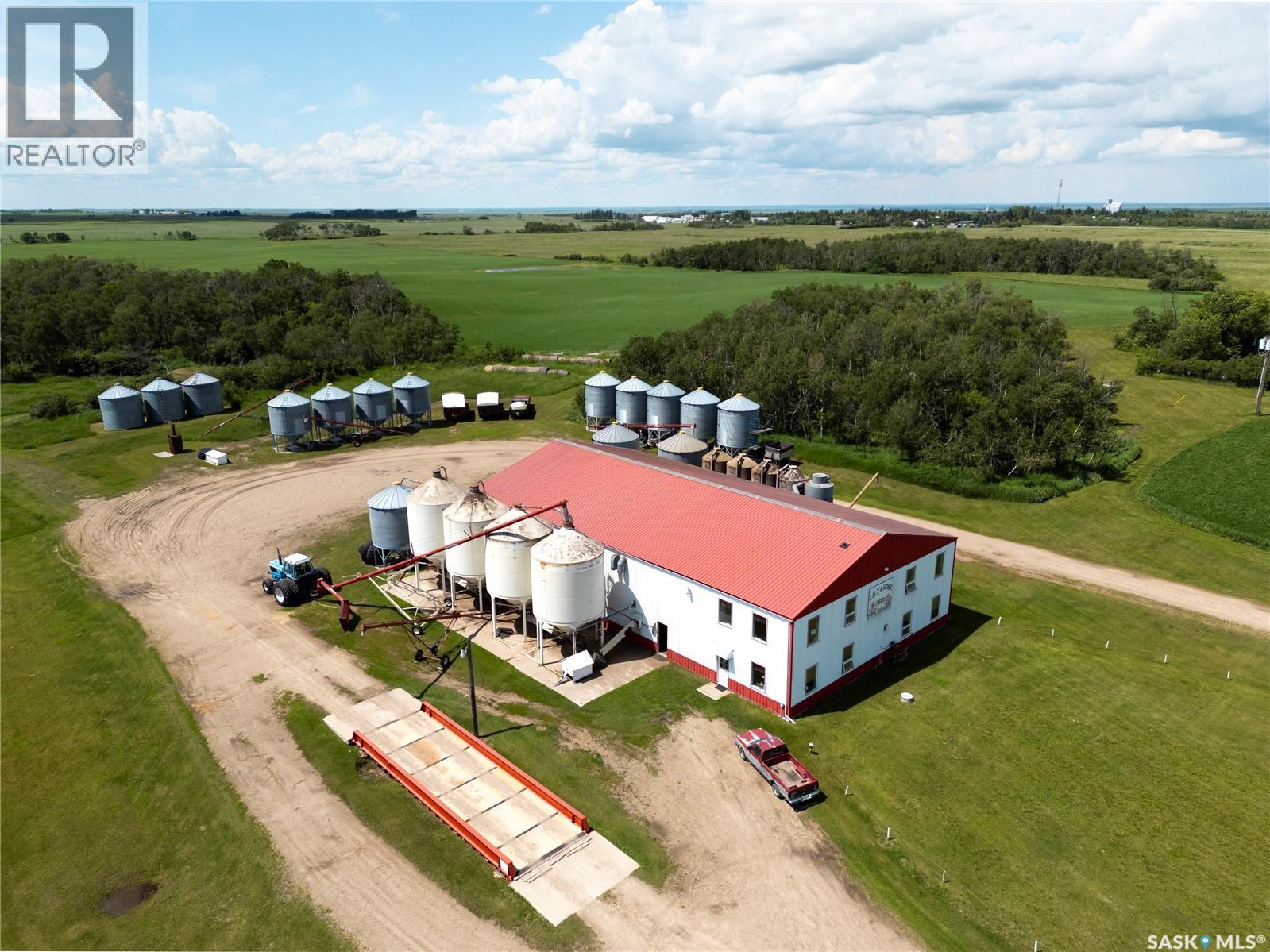 Leniczek Farm/Lily & Rose Seed Processors, mcleod rm no. 185, Saskatchewan