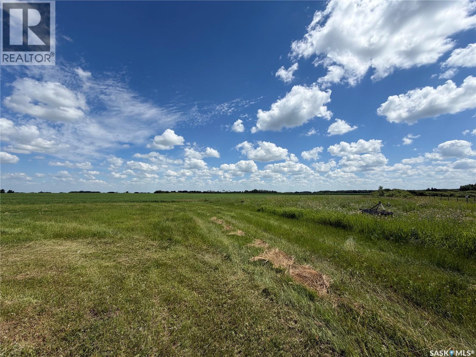 R G Farm, Cana Rm No. 214, Saskatchewan S3N 2W4 - Photo 3 - SK041970