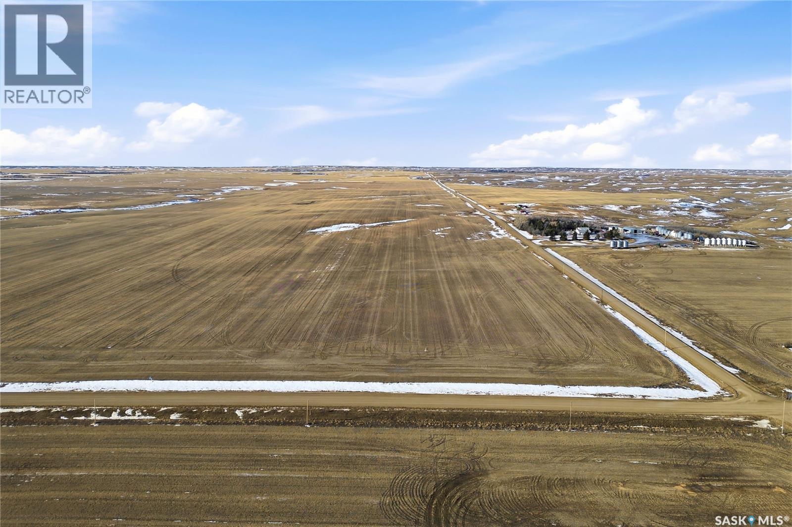 Farmland 3 0f 3, Auvergne Rm No. 76, Saskatchewan S0N 1Z0 - Photo 2 - SK044446